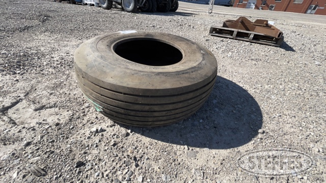 Armstrong 9.5L-14 Tire